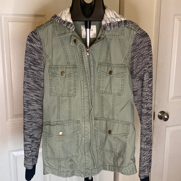 Lightweight jacket - Picture 1 of 3